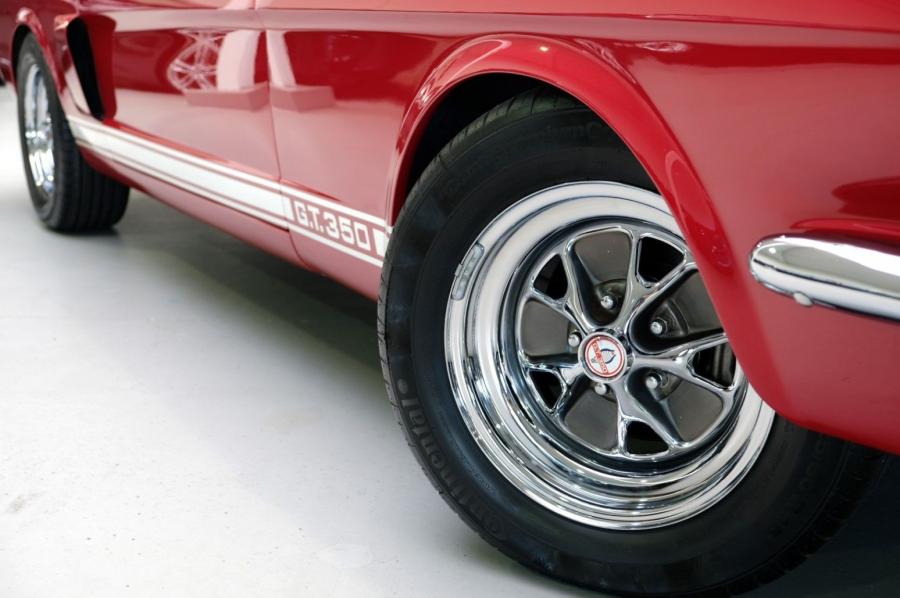 Детали экстерьера Shelby GT350 Tribute Edition 1965 года  (фото 15 из 46)